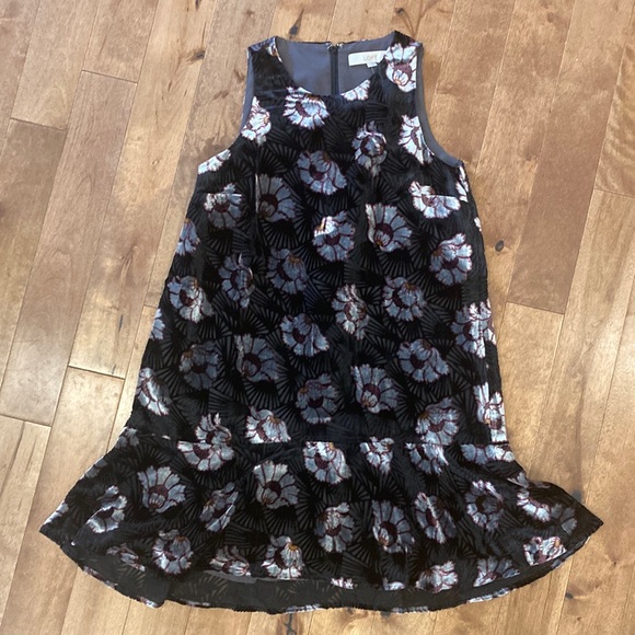 NWT Ann Taylor Loft Iced Floral Velvet Swing Dress; Size XS - Picture 2 of 7